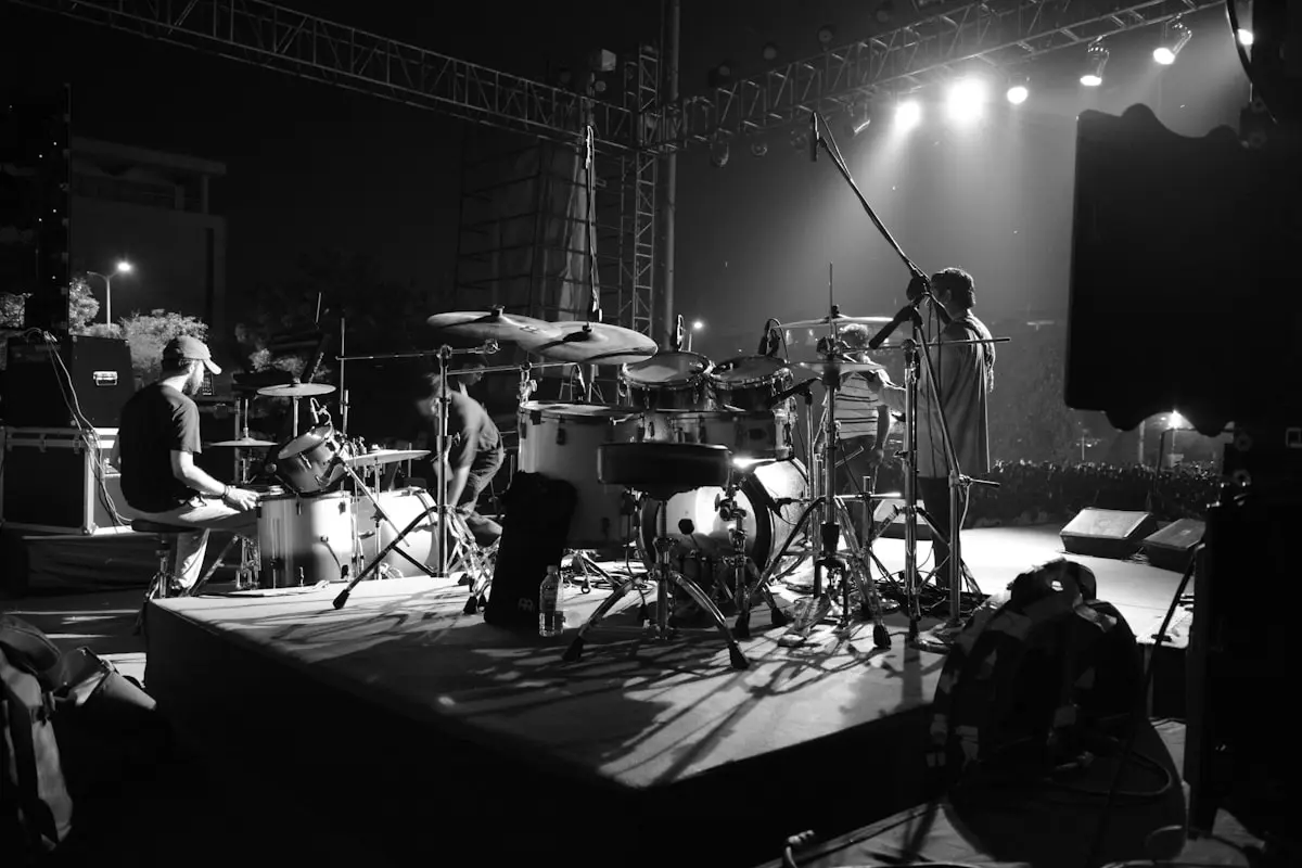 Con años de trayectoria, La Escuela Band garantiza calidad y diversión en cada presentación.